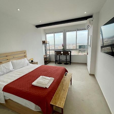 Sky Views Studio In City Centre Аликанте Екстериор снимка