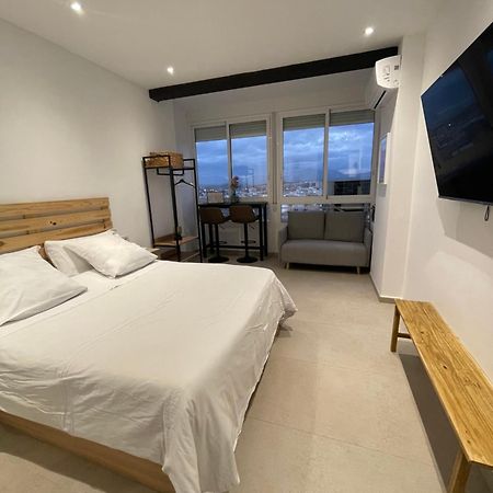 Sky Views Studio In City Centre Аликанте Екстериор снимка