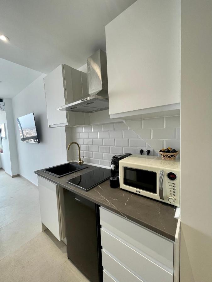 Sky Views Studio In City Centre Аликанте Екстериор снимка