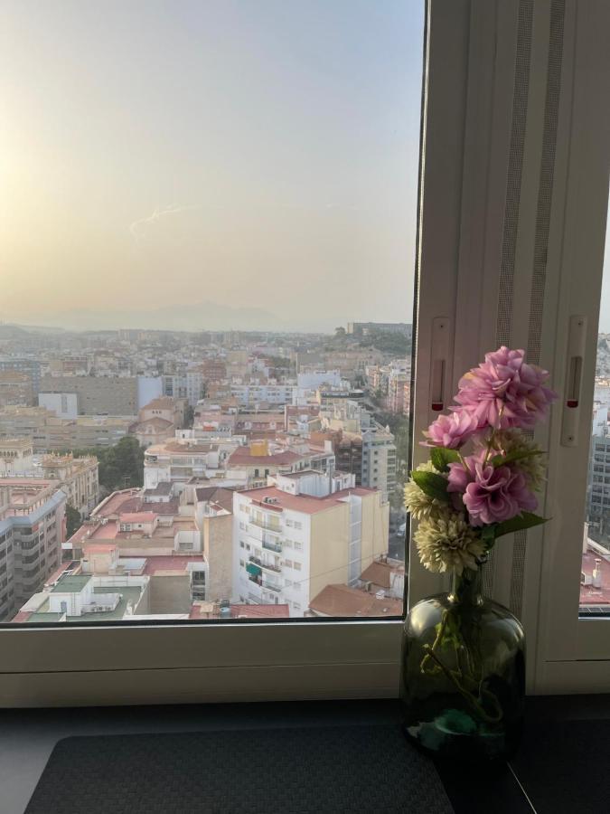 Sky Views Studio In City Centre Аликанте Екстериор снимка