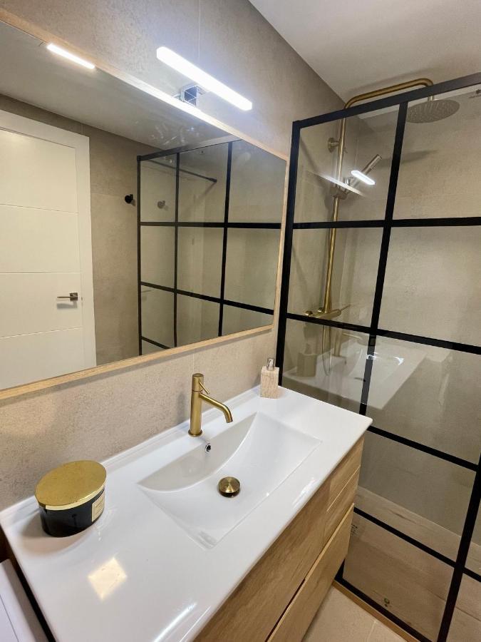 Sky Views Studio In City Centre Аликанте Екстериор снимка